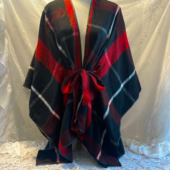 Tantrums Sweaters - NWT Red and Black Plaid Poncho/Wrap/Cape
One Size